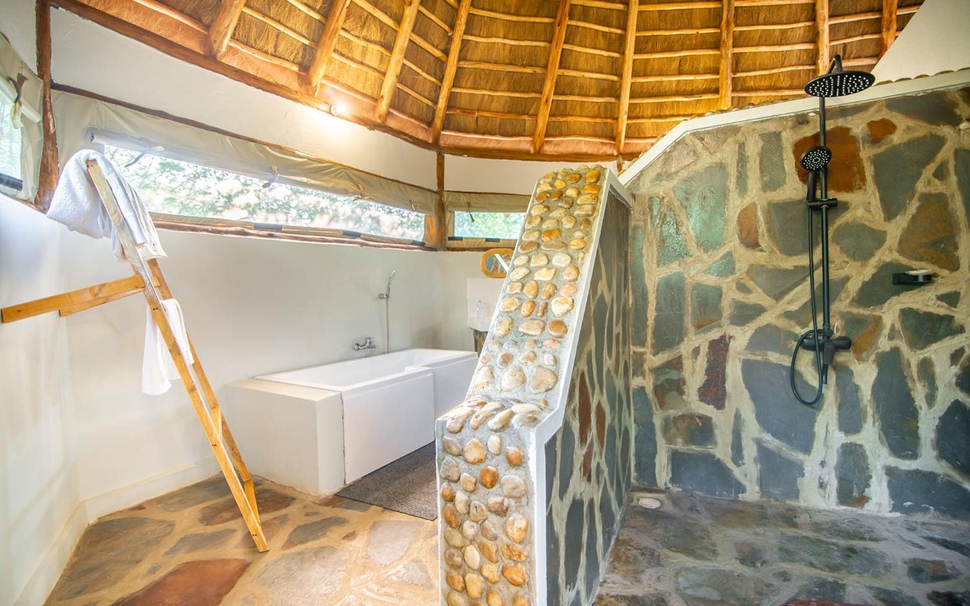 Embogo Safari Lodges Katoke Esterno foto