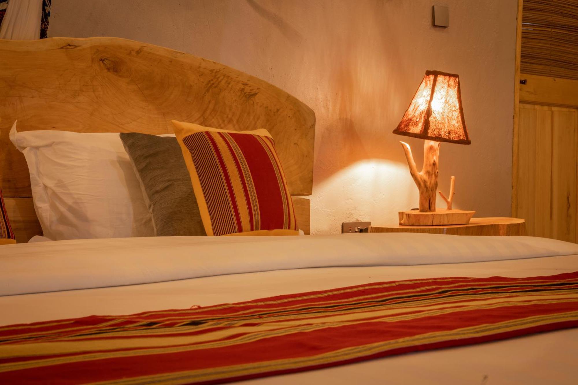 Embogo Safari Lodges Katoke Esterno foto