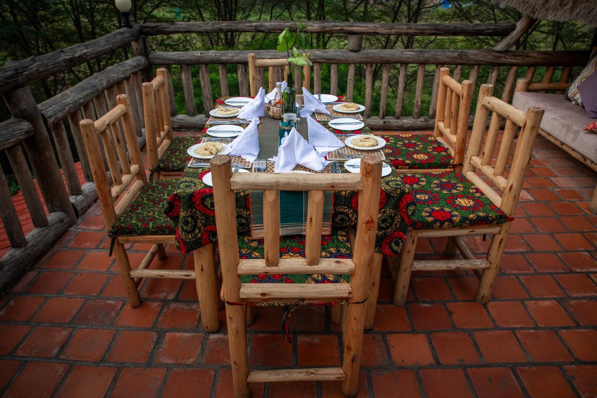 Embogo Safari Lodges Katoke Esterno foto